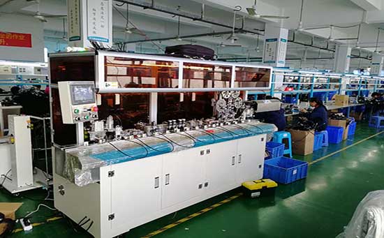 自動送線剪切編織包銅箔機(jī)現(xiàn)場圖片